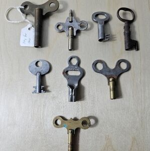 Lot of 10 Original  Vintage Skeleton Keys